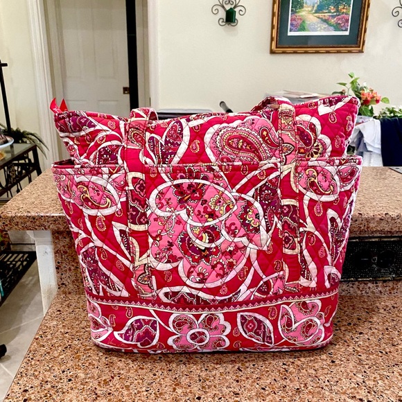 Vera Bradley Handbags - 🌺🌴🌺 LARGE VERA BRADLEY HANDBAG 🌺🌴🌺